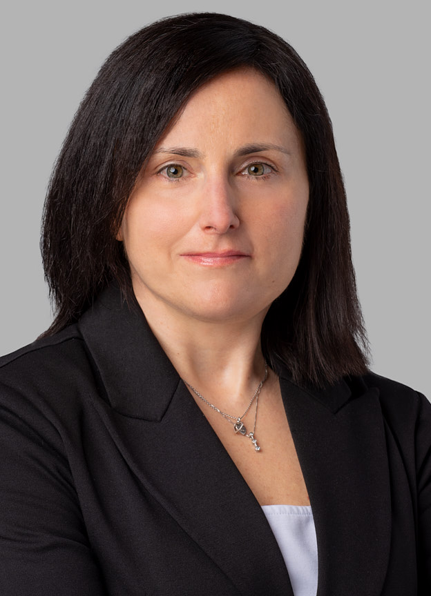 Catia Veglia, Corporate Services Paralegal